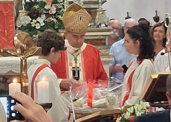 Consegna del dono: prodotti locali