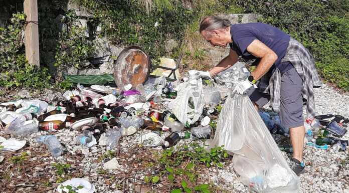 Blitz di Plastic Free Lecco sulla spiaggia di Valbrona, raccolti 350 kg di rifiuti