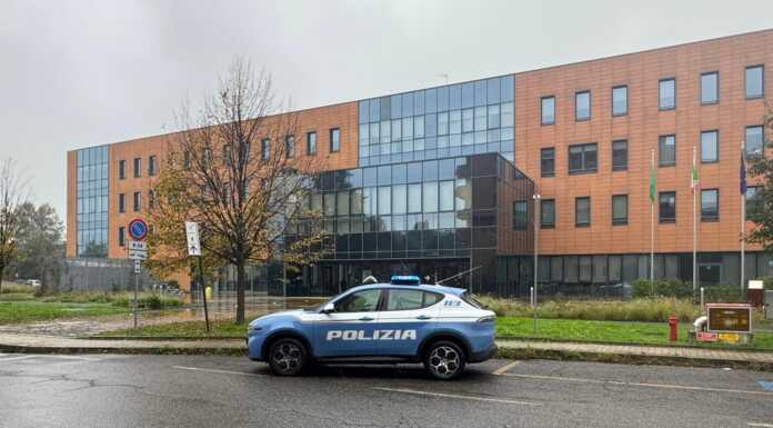 Due minori arrestati per rapina in centro a Monza polizia monza questura