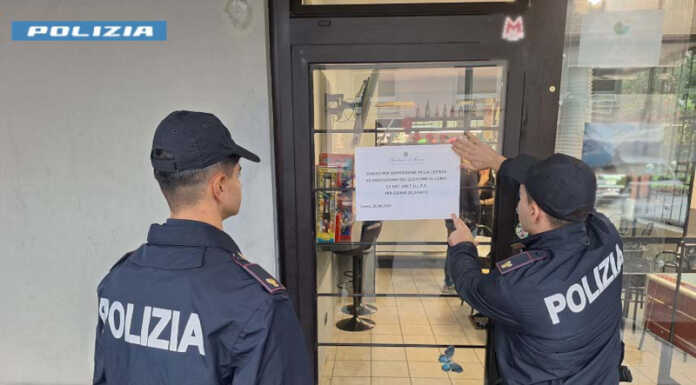 Spaccio tra i tavolini del bar, in manette un tunisino di 37 anni