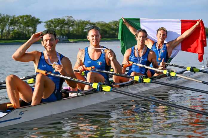 Campioni mondo canottaggio 4 coppia 2025 Panizza Luca Chiumento, Luca Rambaldi, Giacomo Gentili e Andrea Panizza