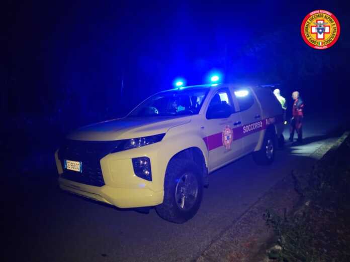 Jeep Soccorso Alpino Triangolo Lariano 2025 I Volontari del Soccorso Alpino della Stazione Triangolo Lariano sul posto