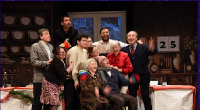 Imbersago, in Mediateca risate assicurate con la commedia “Parenti serpenti”