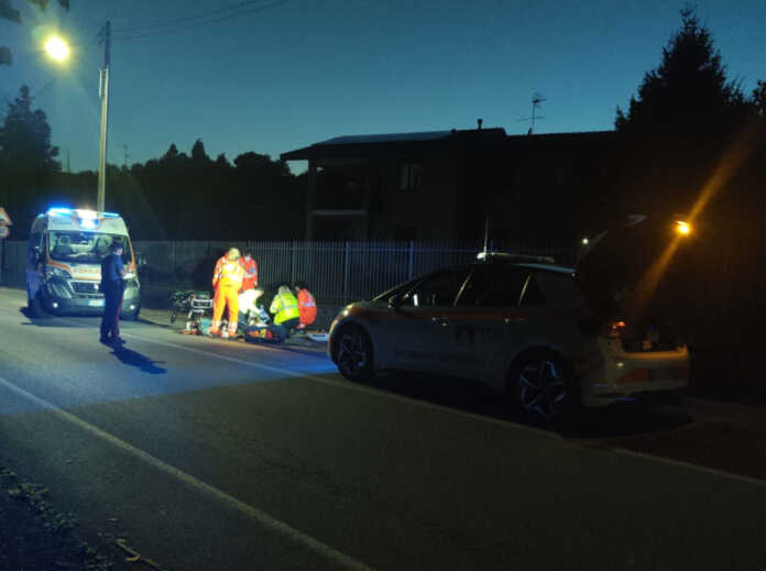Merate malore in strada soccorsi (2) L'intervento dei soccorsi in via Monte Grappa