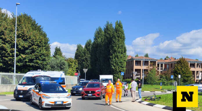 Merate, incidente tra un’auto e una bici alla rotonda di via Laghetto