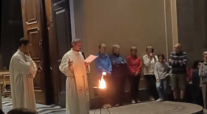 È partita la fiaccolata giubilare da Premana a Imbersago: 53 km di fede Pellegrinaggio Giubilare Premana Imbersago 2025 (4)