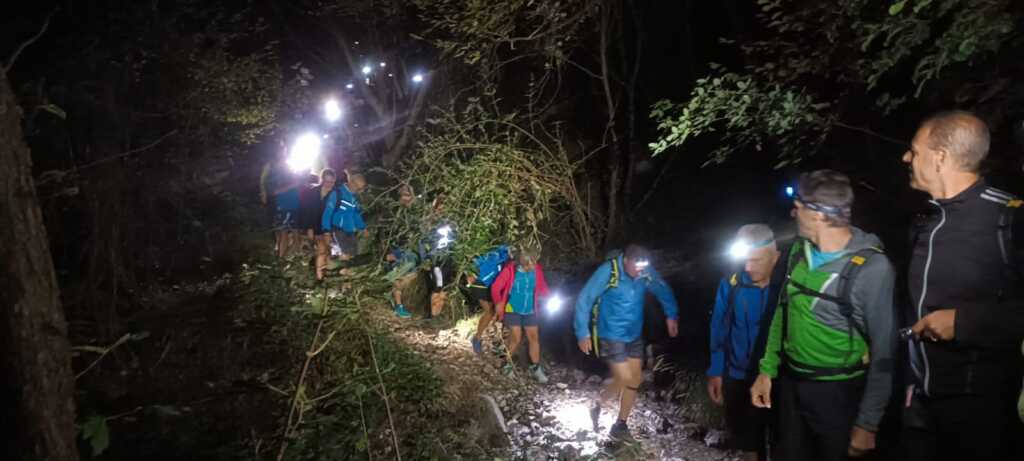 Premanesi in cammino nella notta verso il santuario della Madonna del Bosco di Imbersago