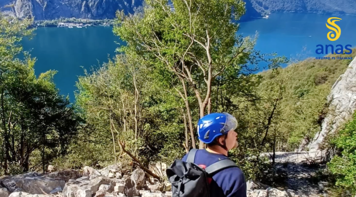 Frana sulla SS36, rocciatori al lavoro in parete disgaggio anas ss36 frana