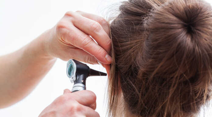 Sensazione di orecchio ovattato: quando bisogna preoccuparsi?