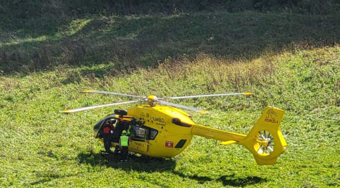 S’infortuna sulla Piramide Casati, elisoccorsa scalatrice L'elisoccorso di Bergamo giunto ai Resinelli