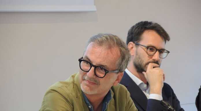 “Scarti di vita”: a Valmadrera la mostra fotografica di Gian Maria Zapelli tra sostenibilità e riuso