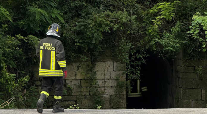 Scoppio a Calolzio vicino alla ferrovia, sopralluogo dei Vigili del Fuoco