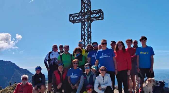 Il Cai Ballabio ricorda i defunti, in tanti sulla vetta del Due Mani