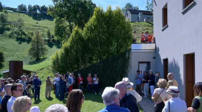 In tanti a Morterone per l’inaugurazione della mostra Natura Arte Poesia 2025