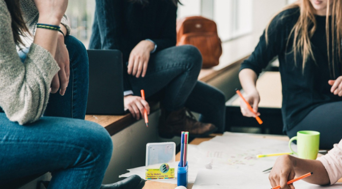 PortofrancoLecco riparte anche quest’anno: supporto gratuito allo studio per studenti delle superiori (Image by StockSnap from Pixabay)