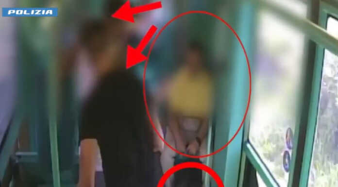 Rapinano sul tram un uomo ipovedente: arrestati due marocchini