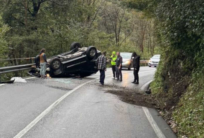 ribaltamento 2025 L'auto ribaltata lungo la SP62