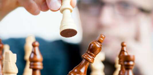 Scacchi il gioco senza età. La scuola Sovietica Botvinnik il “Patriarca” scacchi