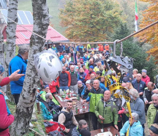 Cai Calolzio. In tanti alla tradizionale burollata al baitello del passo del Fò