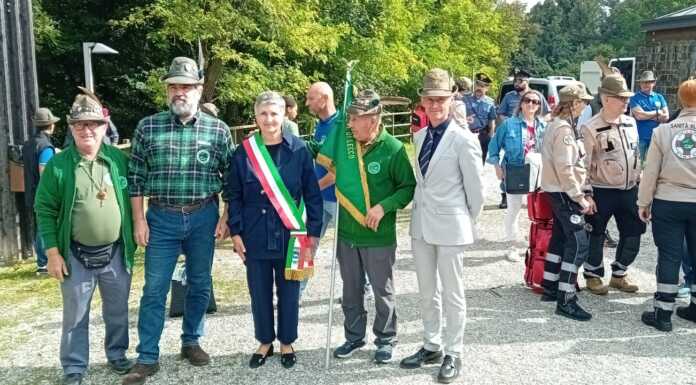 Gli Alpini di Cortenova in trasferta a Buja, 50 anni di amicizia e solidarietà