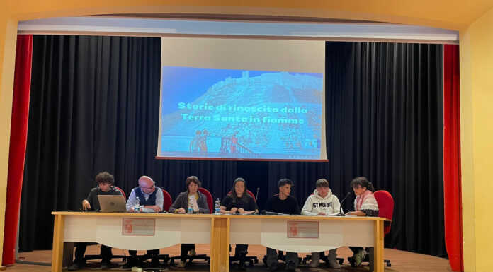 Incontrarsi per costruire la pace: gli studenti del Liceo Leopardi dialogano con Andrea Avveduto