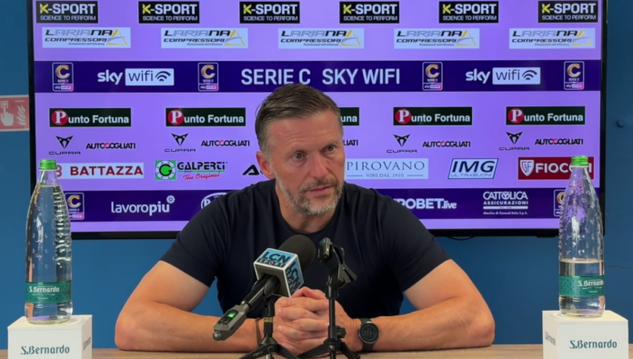 Federico Valente, Calcio Lecco