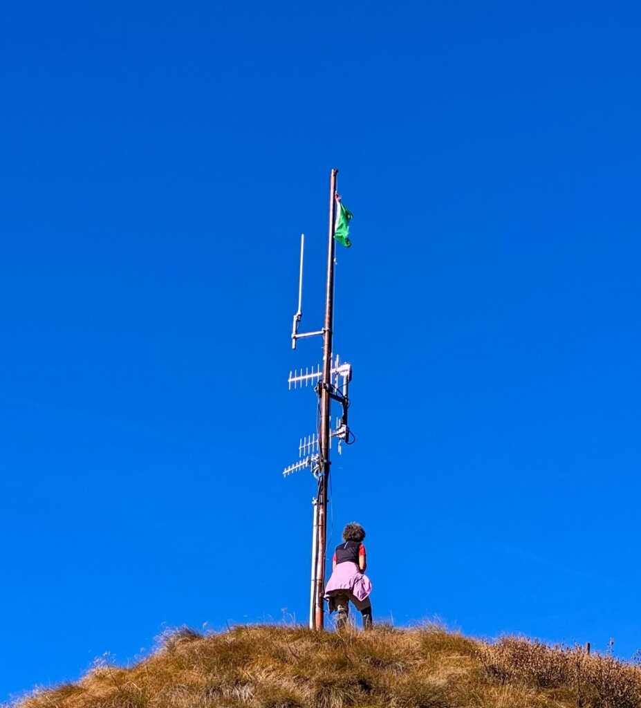 Il nuovo ponte radio installato al rifugio Santa Rita in Valbiandino