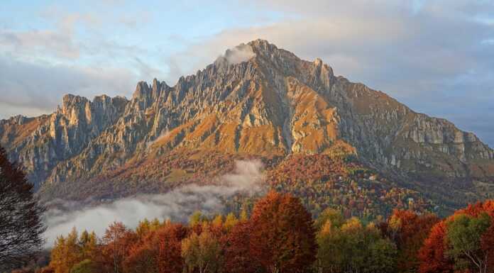 Nebbie autunnali: magiche atmosfere ai piedi della Grignetta