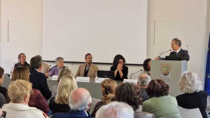 donne cancellate-inaugurazione mostra palazzo paure-lecco-la cultura per il sociale-20251