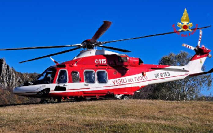 elicottero drago ai resinelli Drago Elisocttero Vigili del Fuoco