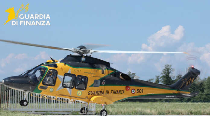 Voli commerciali senza licenza: due denunce, sequestrato elicottero da 2 milioni
