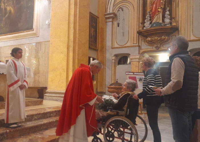 Galbiate. Don Arnaldo Zuccotti, celebrante, la sorella Carla e la nipote Maria