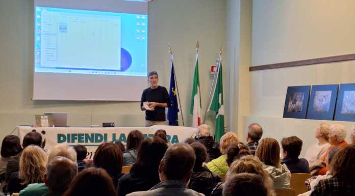 Tutto esaurito a Villa Bertarelli per la serata del WWF dedicata al lupo