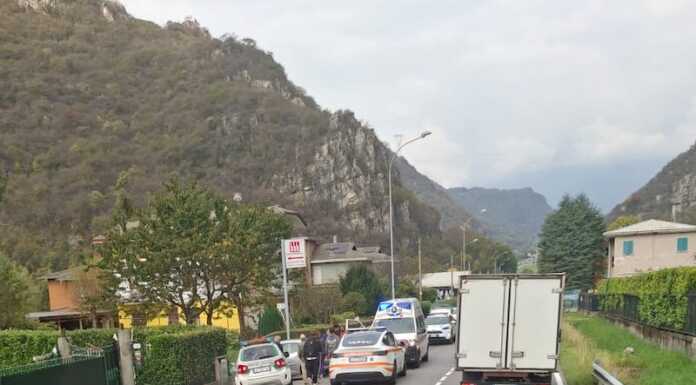 Ballabio, scontro auto moto sulla Provinciale, soccorso un giovane incidente ballabio