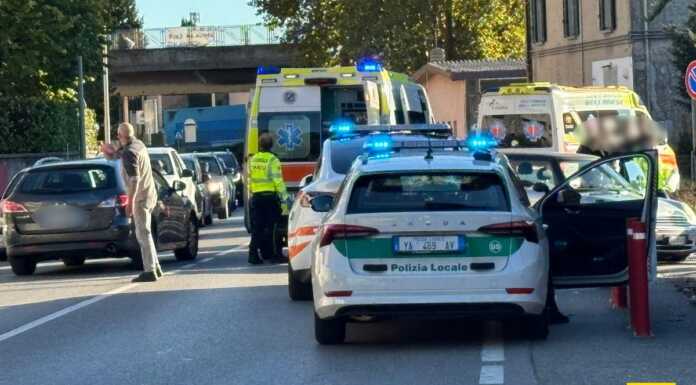 Scontro auto-moto a Chiuso, paura per due ragazzini