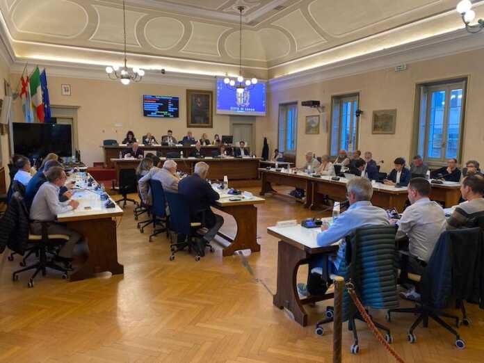 lecco-consiglio comunale 29 settembre 2025 lecco-sala consiliare-consiglio comunale