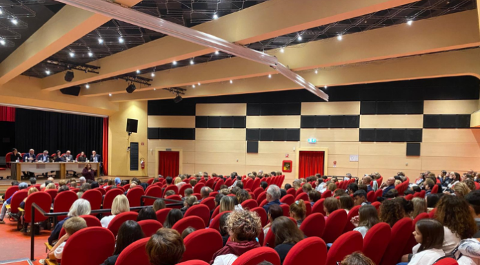 “I giovedì della rassegna”: in 200 per la prima serata dedicata all’orientamento scolastico I giovedì della rassegna