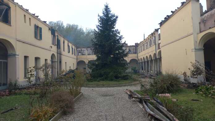 monastero bernaga-incendio-chiostro monastero bernaga