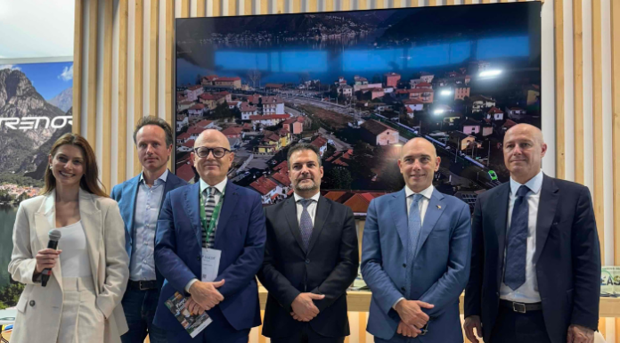 Trenord e Navigazione Laghi, oltre 51 mila viaggiatori scelgono il treno+battello Presentazione dati 2025 Gite in Treno. Morelli, Marrapodi, Cesarini