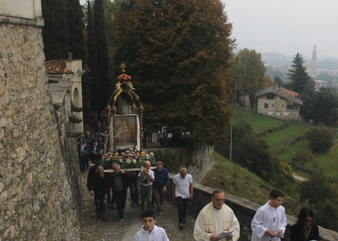 valmadrera-madonna-del-latte-san-martino processione