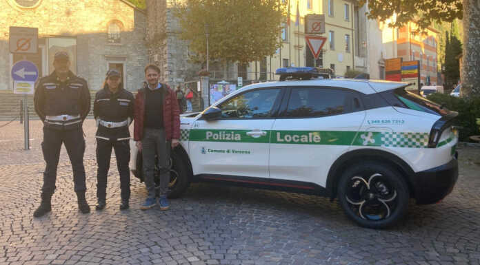 Varenna, nuovo veicolo ibrido per la Polizia Locale