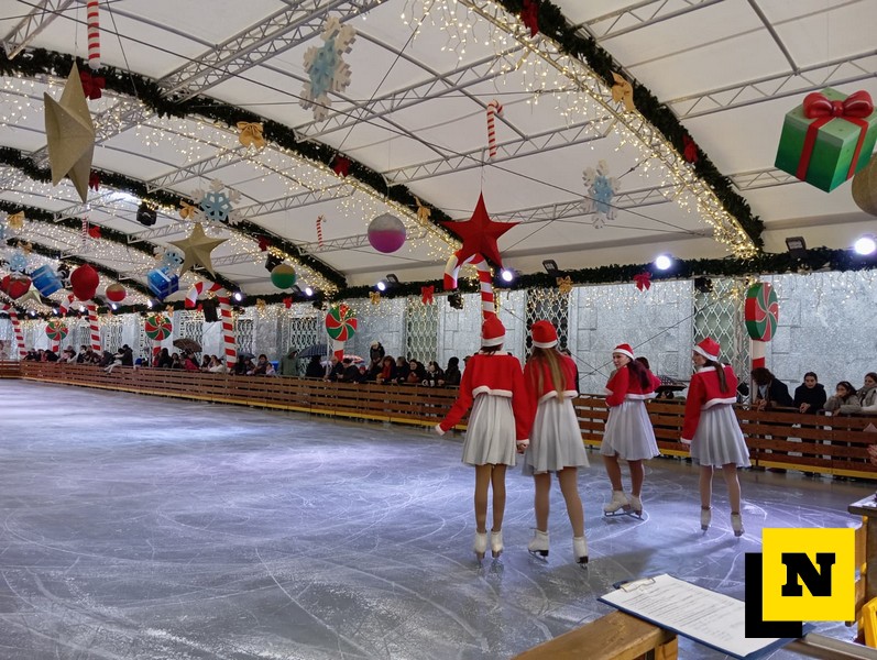 Pista pattinaggio XXL inaugurazione piazza garibaldi lecco