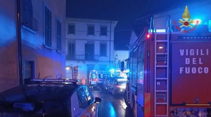 Appartamento in fiamme a Monticello, persone tratte in salvo appartamento incendio Monticello Vigili del Fuoco