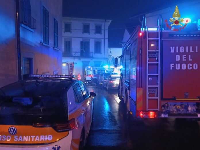 1appartamento-incendio-vigili-del-fuoco-monticello-20251115 appartamento incendio Monticello Vigili del Fuoco