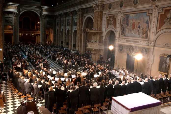 Concerto San Nicolò Lecco il Natale del Redentore accademia Corale