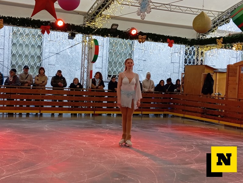 Pista pattinaggio XXL inaugurazione piazza garibaldi lecco