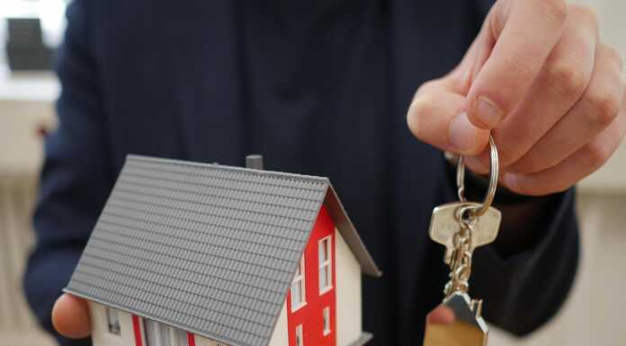 Lecco. Nel 2024 emessi 165 provvedimenti di sfratto, 131 per morosità Chiave Casa