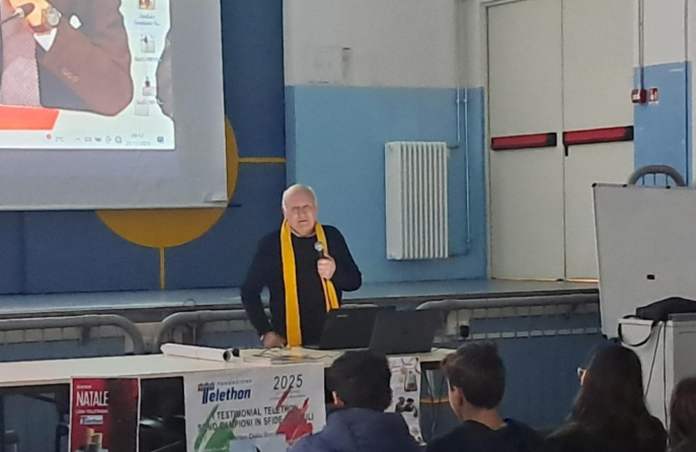 Gerolamo Fontana stoppani (2) Gerolamo Fontana con gli studenti della Stoppani