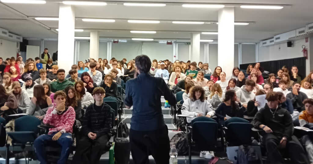 Lecco Liceo artistico Medardo Rosso Vera Gheno-1 20251105