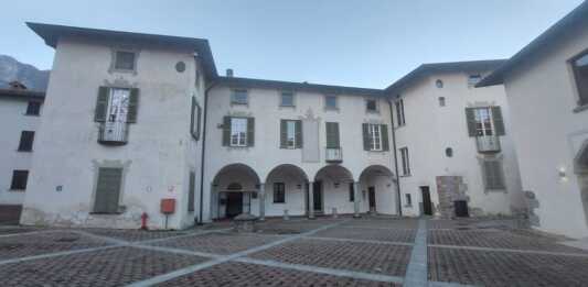 Valmadrera. Conclusi i lavori di riqualificazione dei serramenti della biblioteca